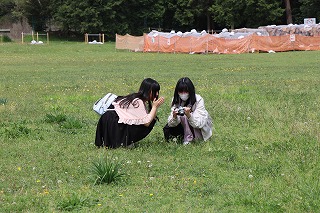 気象台記念公園で写真を撮る