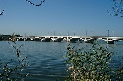 現在の手賀沼と手賀大橋